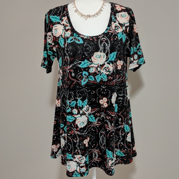 LuLaRoe Tops - Lularoe "Perfect" Tee